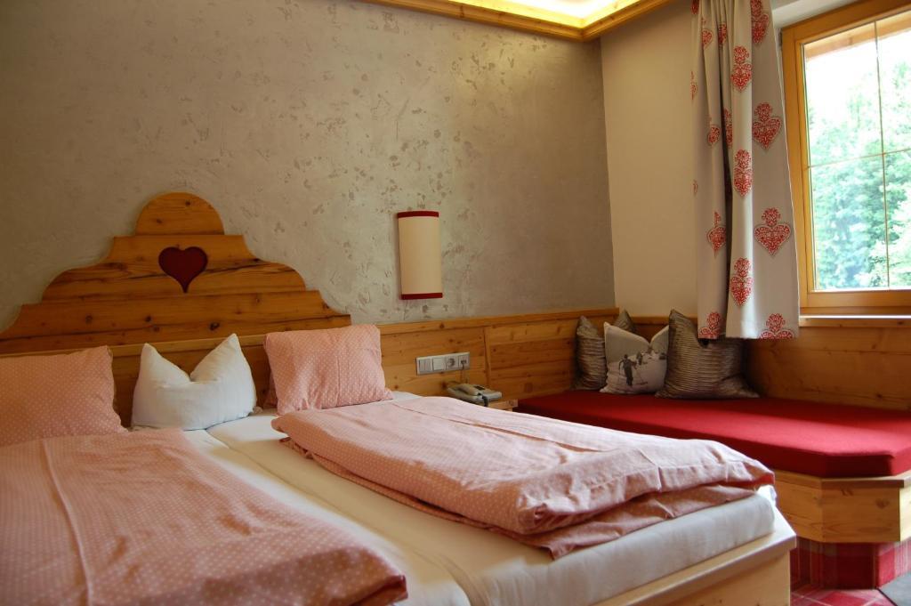 Hotel Schweizerhof Oberau Chambre photo