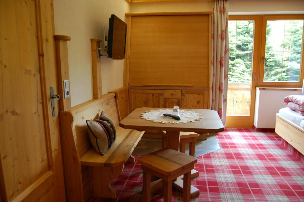 Hotel Schweizerhof Oberau Extérieur photo