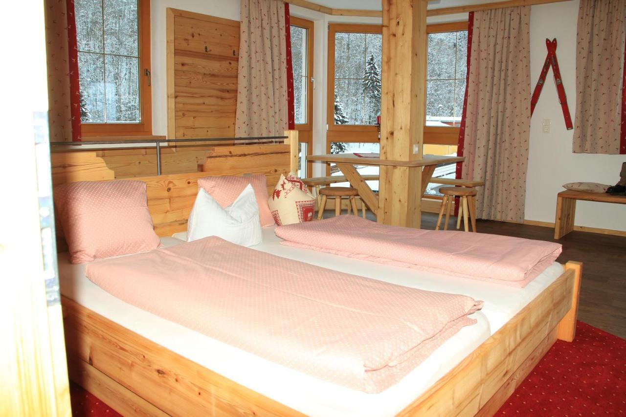Hotel Schweizerhof Oberau Chambre photo