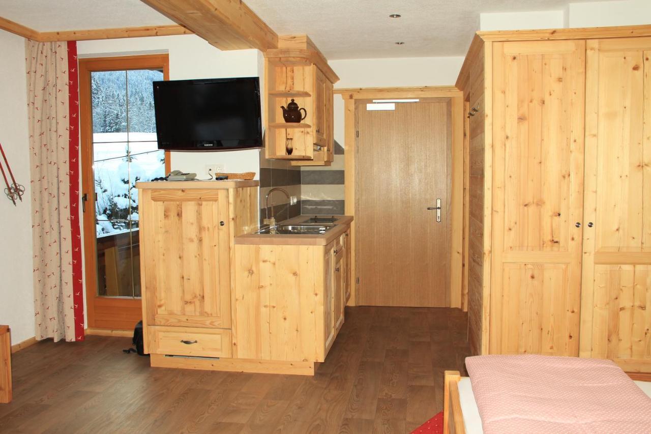 Hotel Schweizerhof Oberau Chambre photo